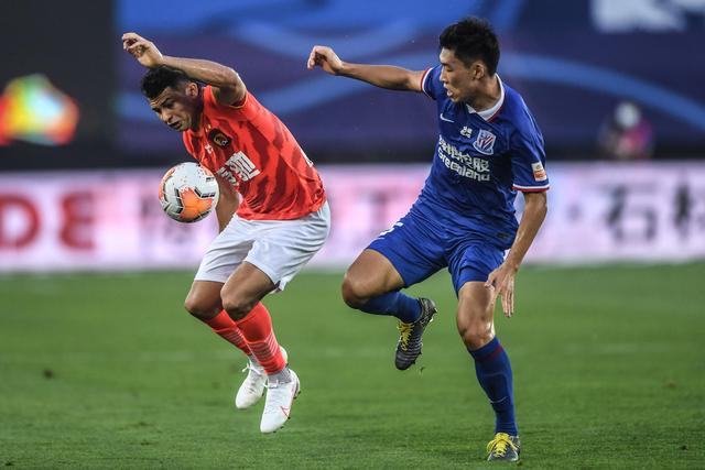 林崴31分同曦不敌广东 李弘权26分上海胜四川